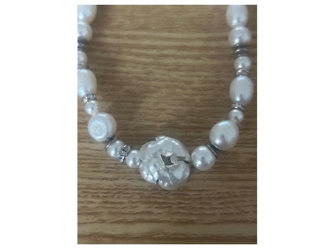 Collana lunga Chanel metallo oro champagne pendente quadrato Bianco - vista 4