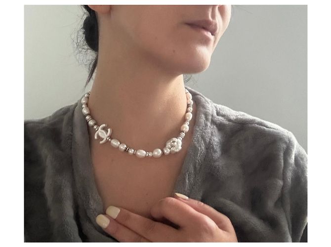 Collana lunga Chanel metallo oro champagne pendente quadrato Bianco - vista 8