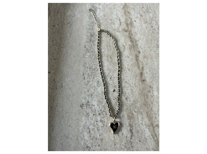 Collana lunga Chanel metallo oro champagne pendente CC D'oro - vista 3