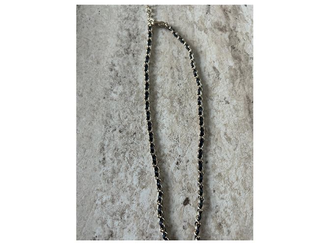 Collana lunga Chanel metallo oro champagne pendente CC D'oro - vista 5