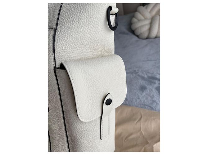 Borsa tote Louis Vuitton Christopher in pelle beige - vista 10