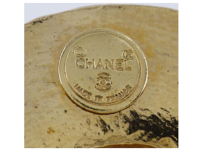 Chanel Brosche in Form eines vergoldeten Strohhuts Golden - Ansicht 8