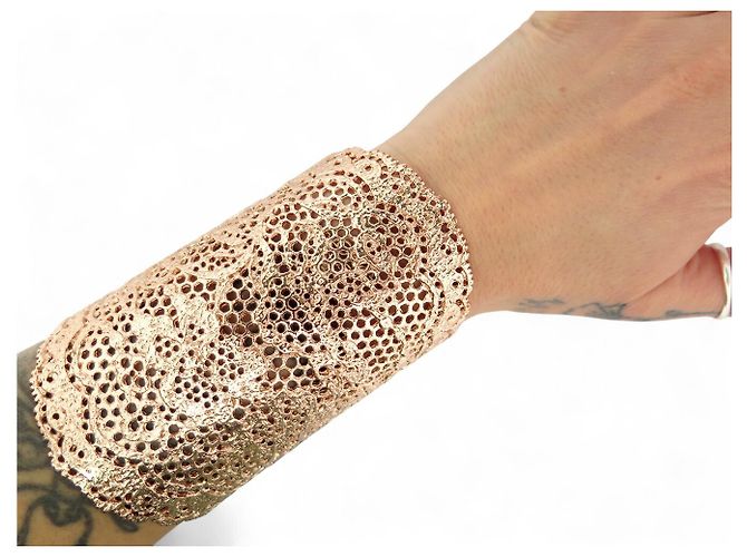 BRACCIALE VINTAGE AURELIE BIDERMANN MANICOTTO LARGO PIZZO 17,5CM BRACCIALE IN METALLO D'oro - vista 8