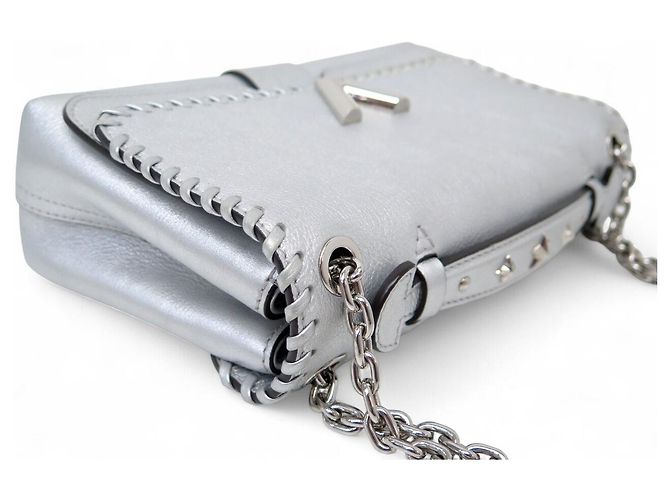 BORSA LOUIS VUITTON VERY CHAIN M43201 IN PELLE ARGENTATA Argento - vista 5