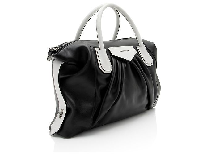 Givenchy Antigona Medium Satchel aus weichem Kalbsleder Schwarz - Ansicht 2