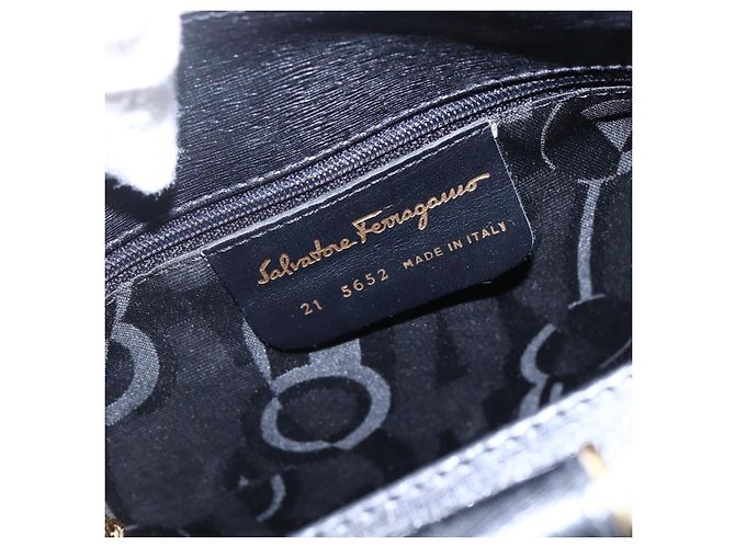 Salvatore Ferragamo Gancini in pelle Nero - vista 6