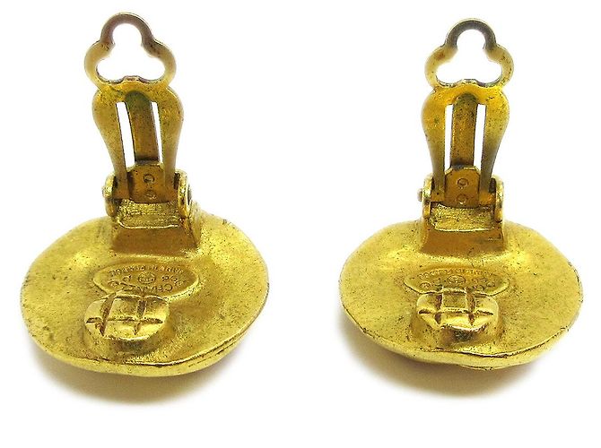 Chanel Vintage CC Round Clip-On Metal Small Dorado - vista 2
