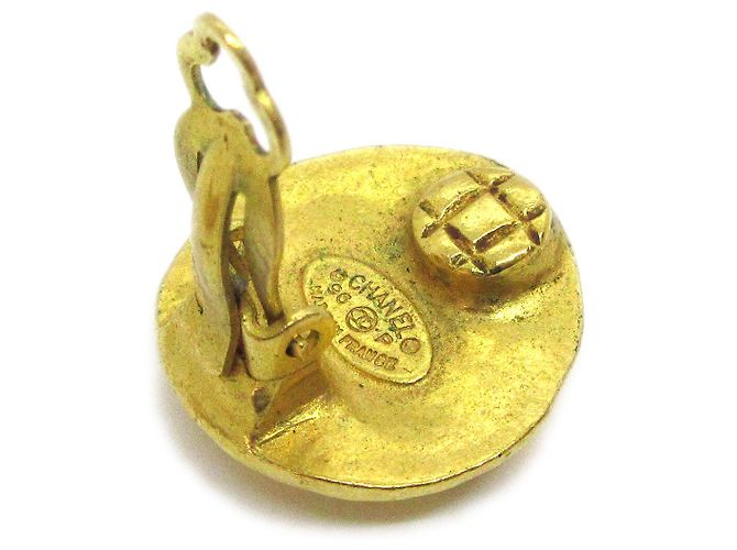 Chanel Vintage CC Round Clip-On Metal Small Dorado - vista 3