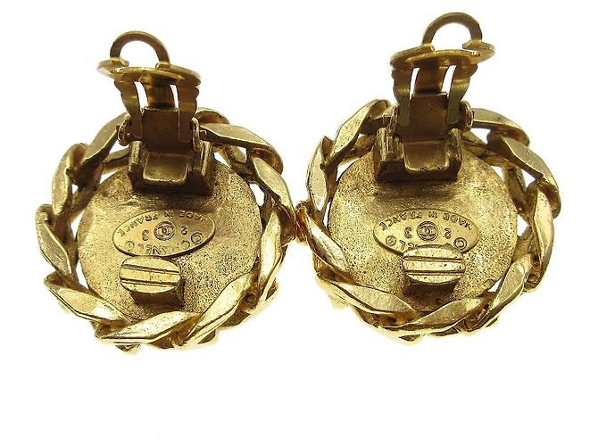 Bottoni a clip Chanel CC in metallo con perla sintetica D'oro - vista 3