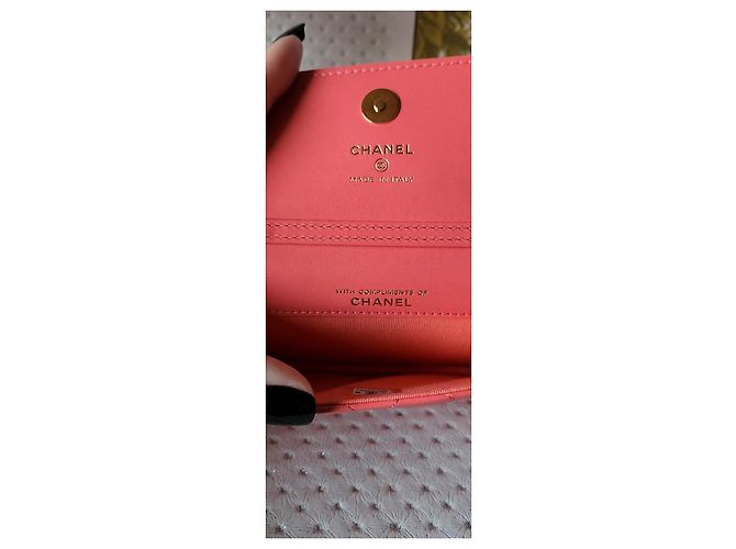 Chanel Wallet on Chain in pelle d'agnello rosa corallo D'oro - vista 12