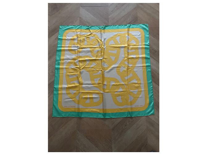 Foulard Hermès Circuit 24 Faubourg in Seta Giallo Verde 90cm - vista 2