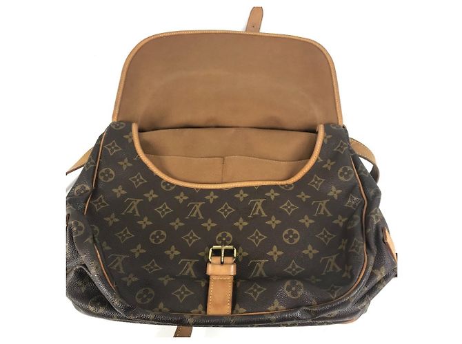 Borsa a Spalla Saumur GM Monogramma Louis Vuitton Marrone - vista 15