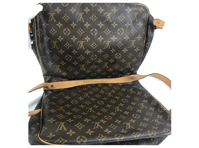 Borsa a Spalla Saumur GM Monogramma Louis Vuitton Marrone - vista 17