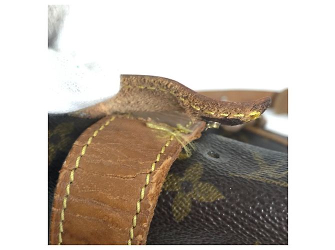 Borsa a Spalla Saumur GM Monogramma Louis Vuitton Marrone - vista 4