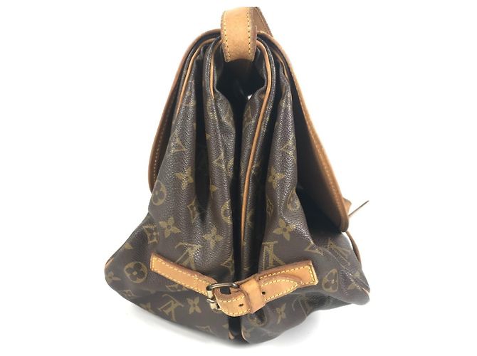 Borsa a Spalla Saumur GM Monogramma Louis Vuitton Marrone - vista 6