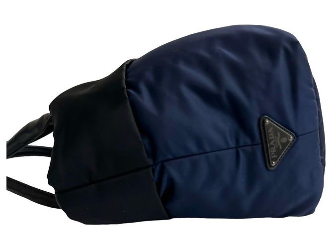 Tote Borsa a spalla 2 in 1 con hardware logo triangolo Prada Nero Blu navy - vista 5