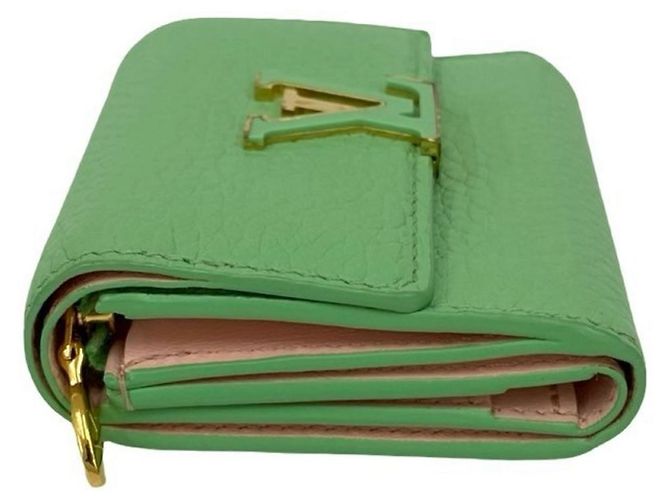 Cartera Capucines XS de cuero con tres pliegues Louis Vuitton Rosa Verde - vista 4