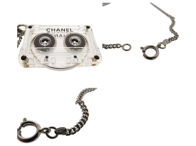 Collana in strass a forma di cassetta di Chanel Rosso Blu - vista 10