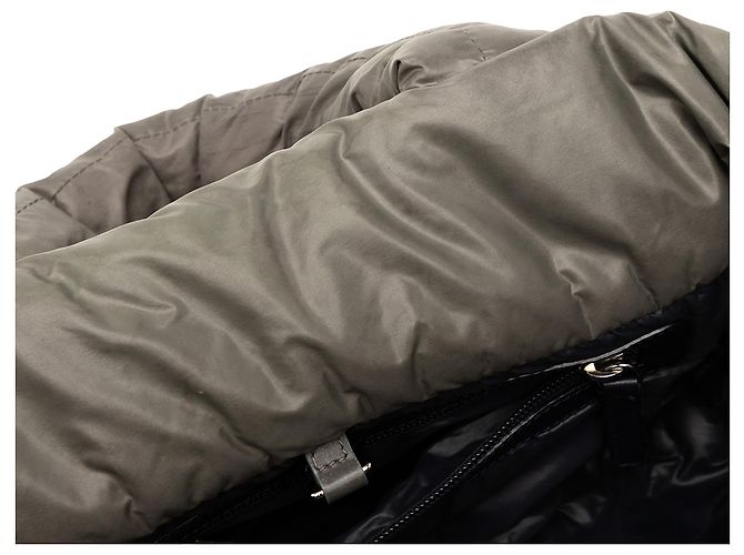 Chanel Kleine Grüne Geknöpfte Nylon Coco Cocoon Tasche Olivgrün - Ansicht 7