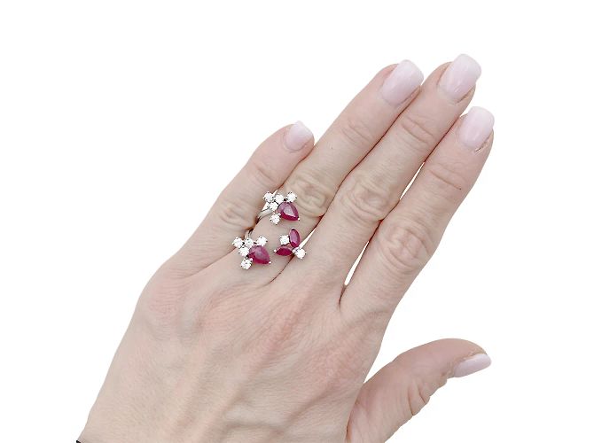 Autre Marque Anello aperto, oro bianco, rubini e diamanti. - vista 6