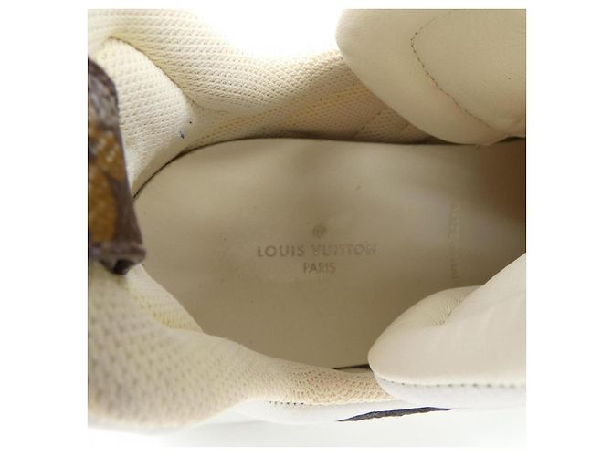 Sneakers Louis Vuitton LV Archlight in vernice monogram Bianco - vista 6