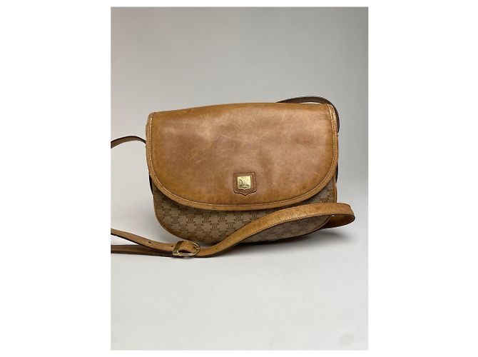Triomphe Céline Vintage Celine Monogramm Leder Schultertasche beige braun - Ansicht 11