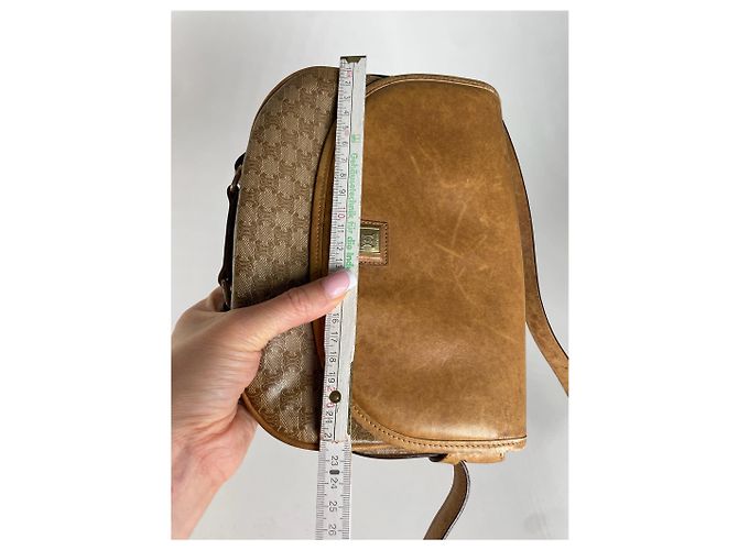 Triomphe Céline Vintage Celine Monogramm Leder Schultertasche beige braun - Ansicht 13
