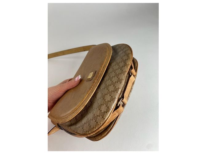 Triomphe Céline Vintage Celine Monogramm Leder Schultertasche beige braun - Ansicht 6