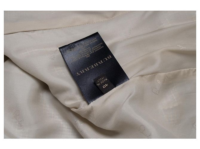 Burberry, silberner metallischer Trenchcoat - Ansicht 7