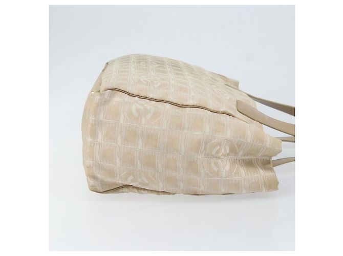 Bolso de viaje de nylon mediano de Chanel Beige - vista 3