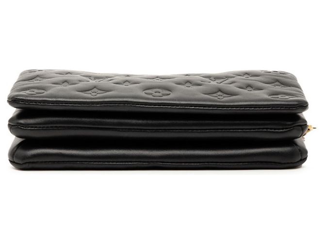 Borsa a spalla Pochette Coussin con catena in Monogramma embossato Louis Vuitton Nero - vista 3
