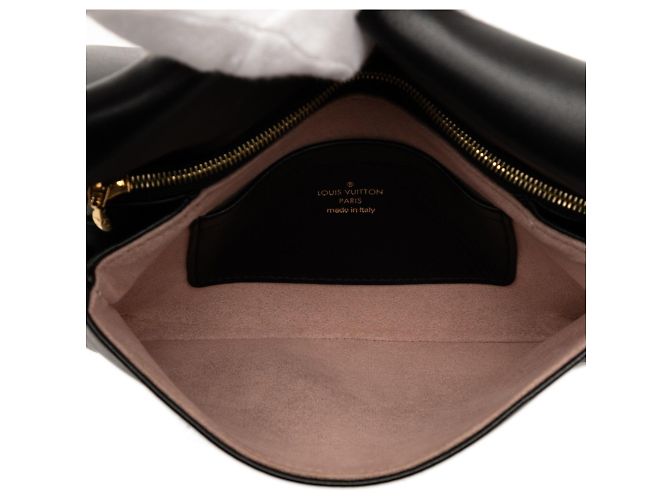 Borsa a spalla Pochette Coussin con catena in Monogramma embossato Louis Vuitton Nero - vista 4
