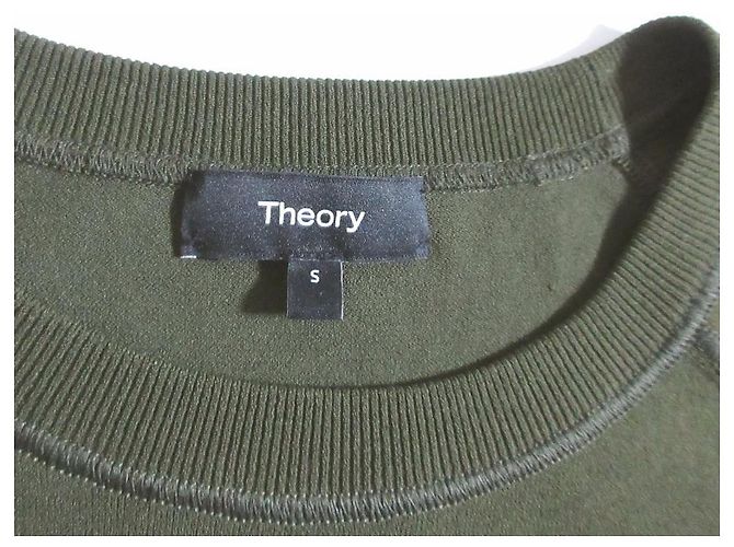 Top de punto crepé compacto Theory Verde - vista 4