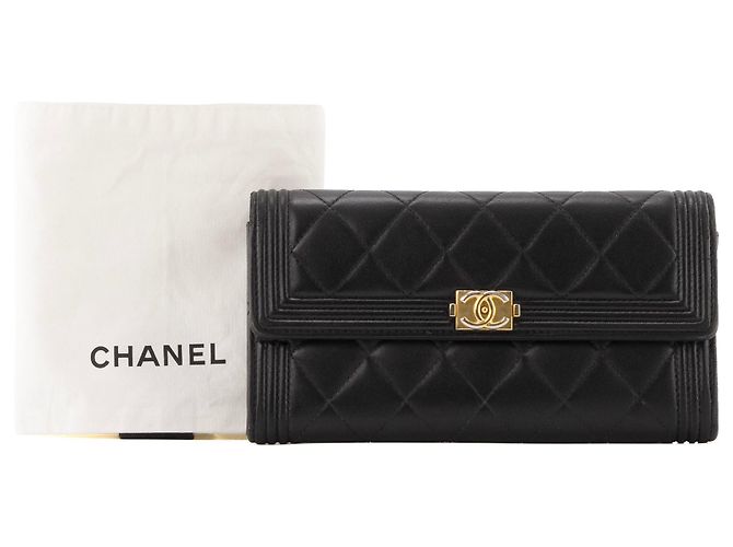 CHANEL - Cartera Boy Chanel en Cuero Negro Liso - vista 11