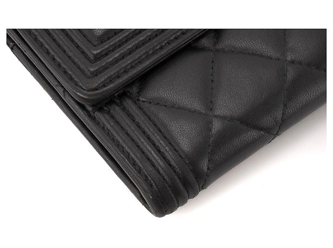 CHANEL - Cartera Boy Chanel en Cuero Negro Liso - vista 6