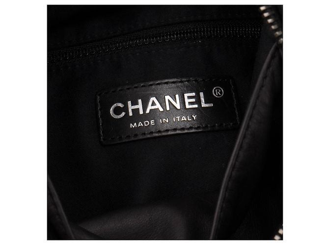 CHANEL - Multipocket Rucksack aus schwarzem Leder - Ansicht 5