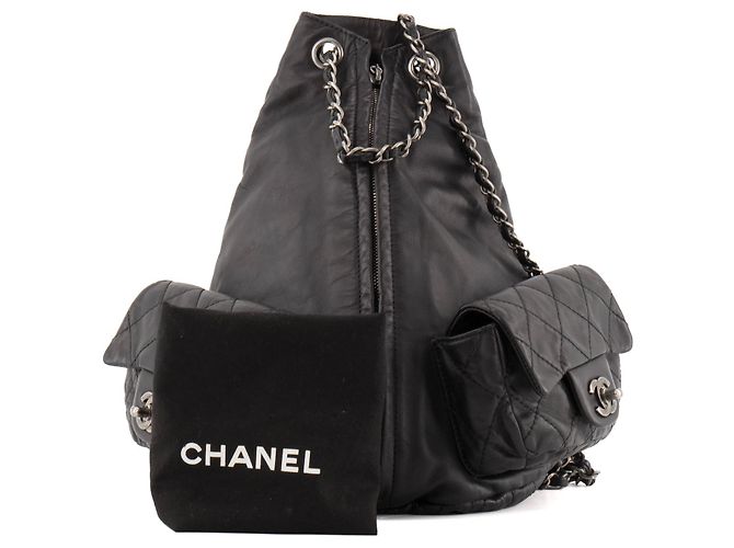 CHANEL - Multipocket Rucksack aus schwarzem Leder - Ansicht 7