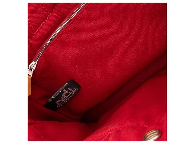 HERMÈS - Toto Hermès Rote Canvas-Tasche - Ansicht 9