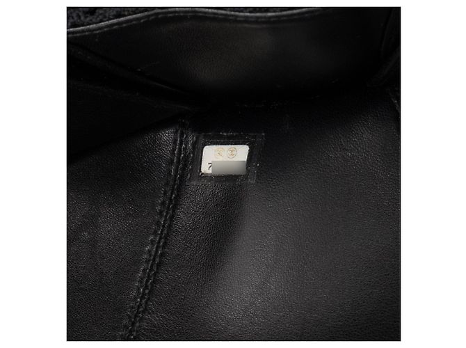 CHANEL - Borsa Camelia Chanel in pelle e satin nero - vista 9