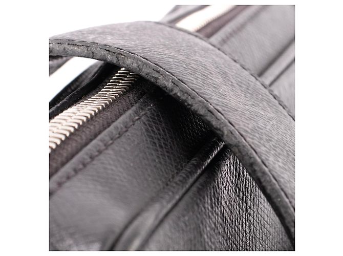 LOUIS VUITTON - Borsa a tracolla Outdoor Messenger Louis Vuitton in pelle nera e tela rivestita con monogramma eclipse Metallico - vista 7