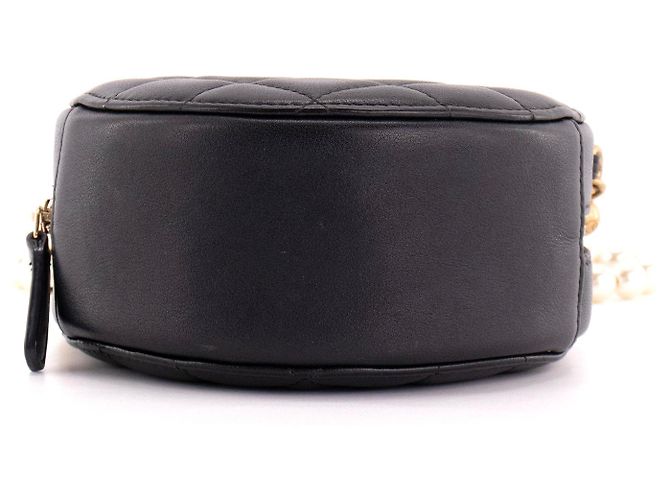 CHANEL - Borsa a tracolla Pearls Round Chanel in pelle nera Nero - vista 4