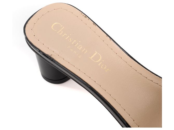 DIOR - Dior High Heels Mules aus schwarzem Lackleder (T37) - Ansicht 6