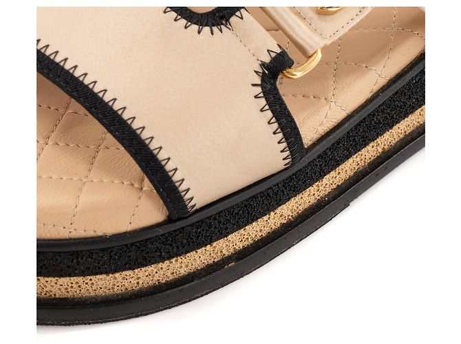 CHANEL - Sandali Chanel in tela beige (T38) Marrone - vista 5