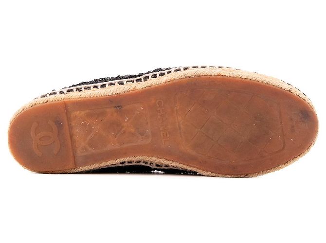 CHANEL - Espadrillas CC Chanel in paillettes e pelle verniciata nera (T37) Nero - vista 3