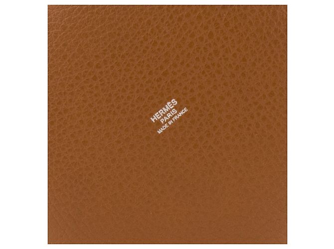 HERMÈS - Borsa a Spalla Mangeoire Hermès in Pelle Clemence Taurillon Oro Marrone - vista 8