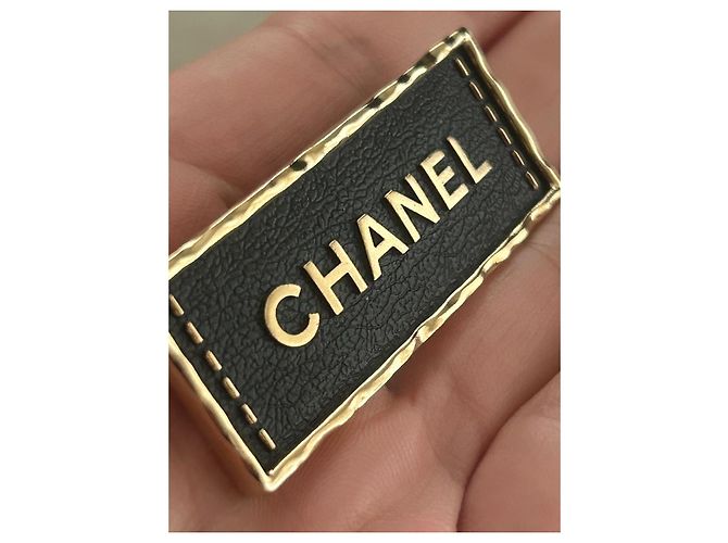 Broche rectangular Chanel negro de acero 2023 - vista 4
