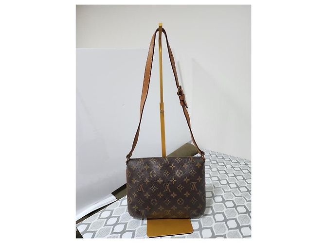 Borsa Musette Tango in tela Monogram Louis Vuitton Marrone - vista 2