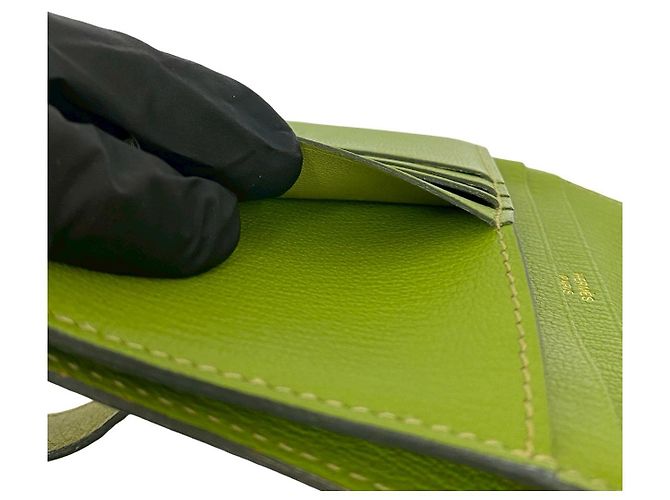 Portefeuille compact en cuir d'autruche Hermès Béarn Vert - vue 10