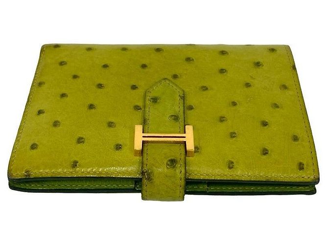 Portefeuille compact en cuir d'autruche Hermès Béarn Vert - vue 4