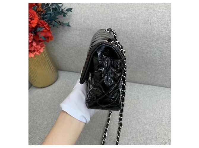 Bolso rectangular clásico mini Chanel en piel de charol negra Negro - vista 11